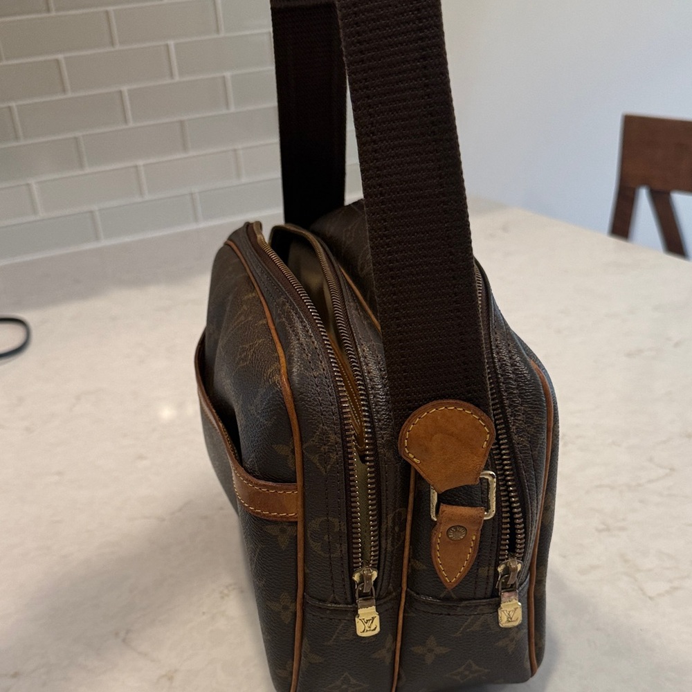 ***SOLD*** Vintage Louis Vuitton Monogram Brown Vintage Reporter Bag w/COA - Picture 10 of 10